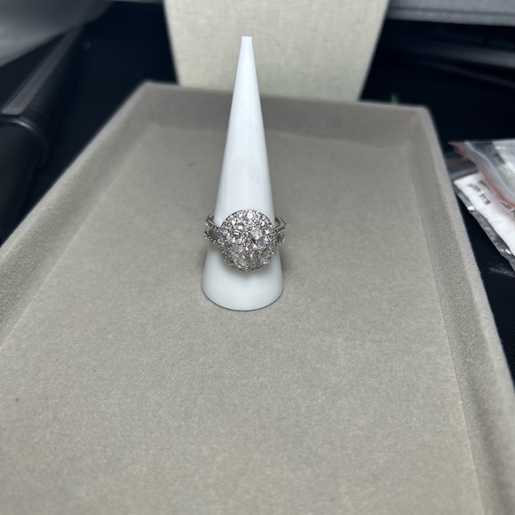 Bomb Part diamond cubic zirconia ring on Rodium plating size 9 New - Picture 8 of 10